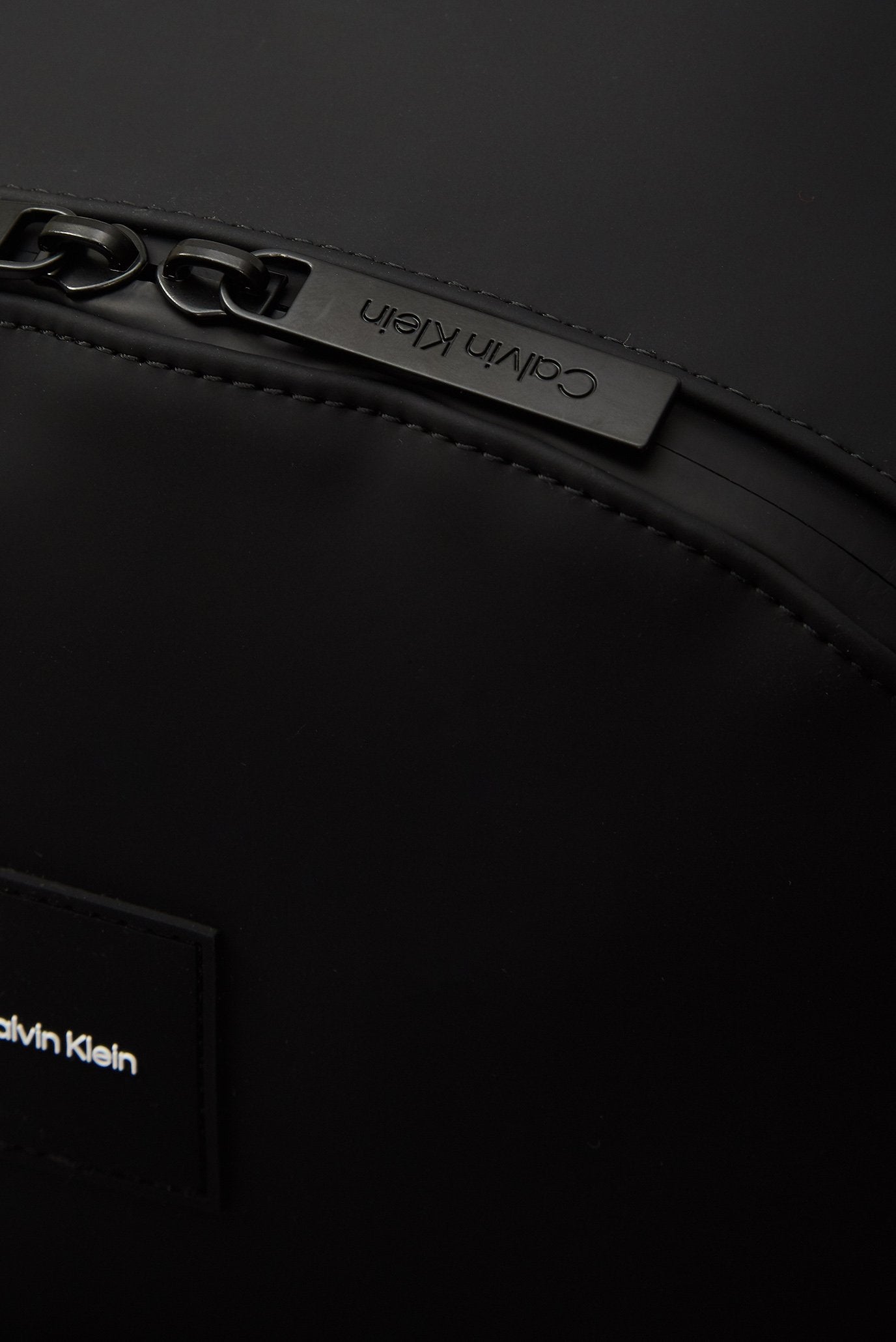 Мъжка раница Men’s rucksack Calvin Klein
K50K512237 Black detail view