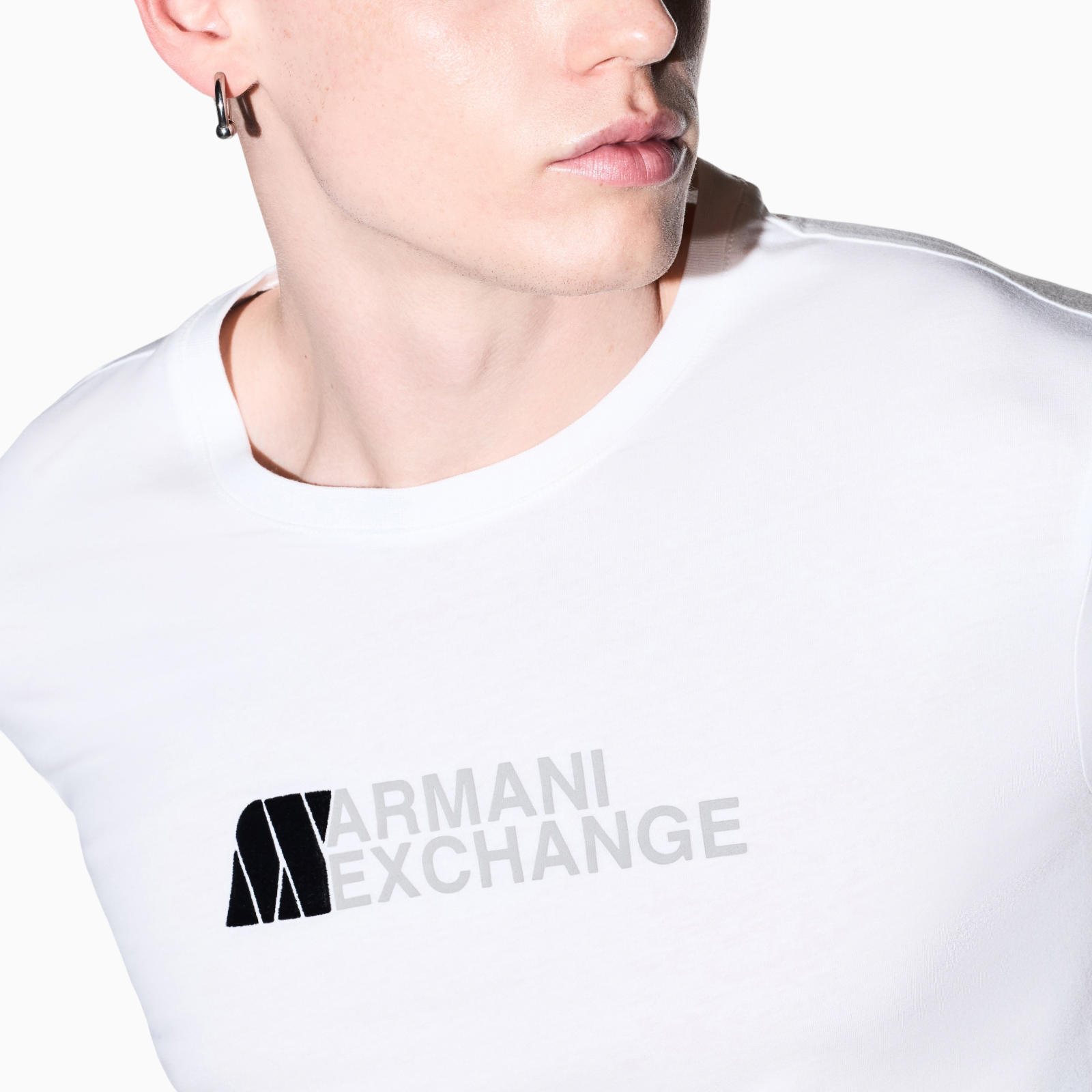 Мъжка тениска Armani Exchange Men T-shirt XM003094 AF21323 U0009 Close-Up