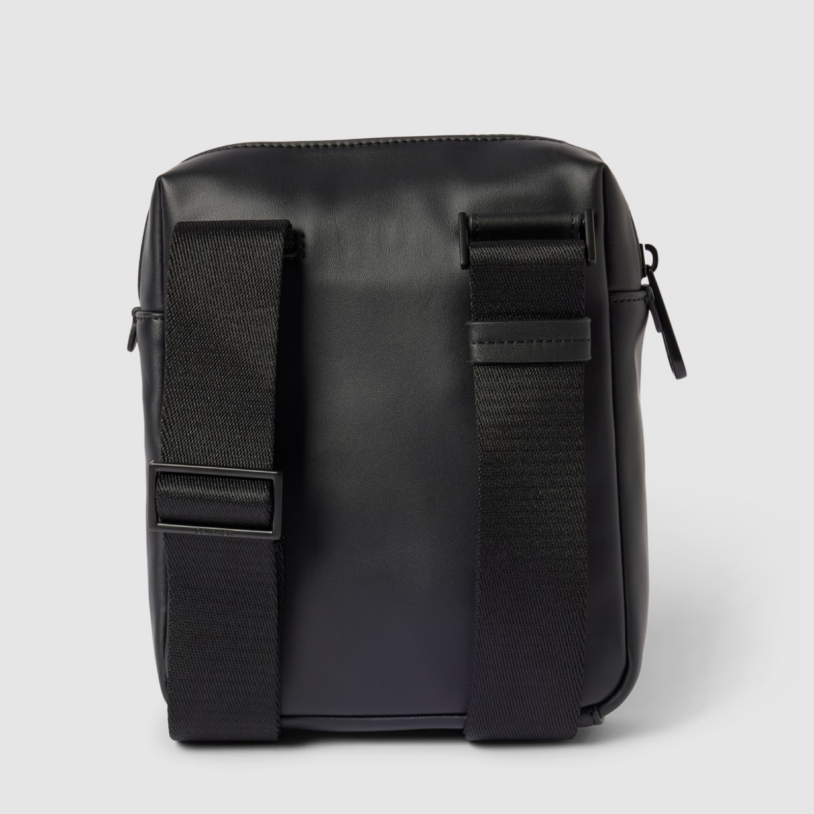 Мъжка кожена чанта Calvin Klein Men Crossbody Bag K50K510528 Back View
