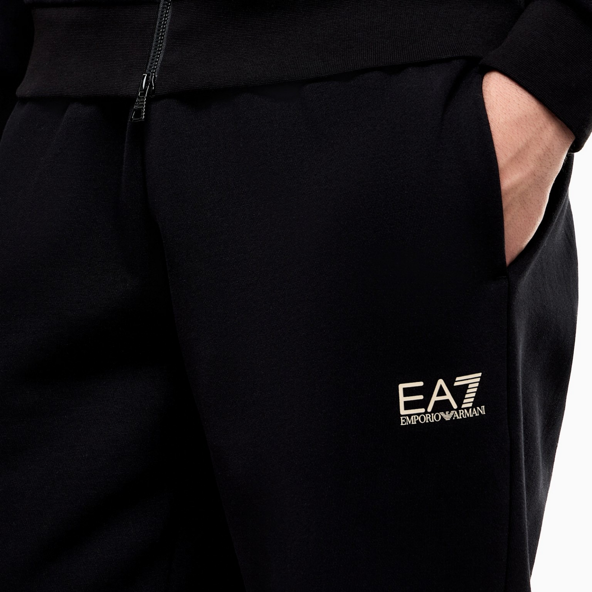 Мъжки екип EA7 Emporio Armani Men Tracksuit 7M002411 AF10377 U8085 Close-Up