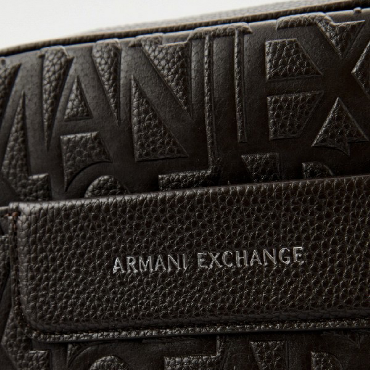 Дамска кафява чанта Armani Exchange Women Crossbody Bag XW001578 AF15774 U6032 Close-Up