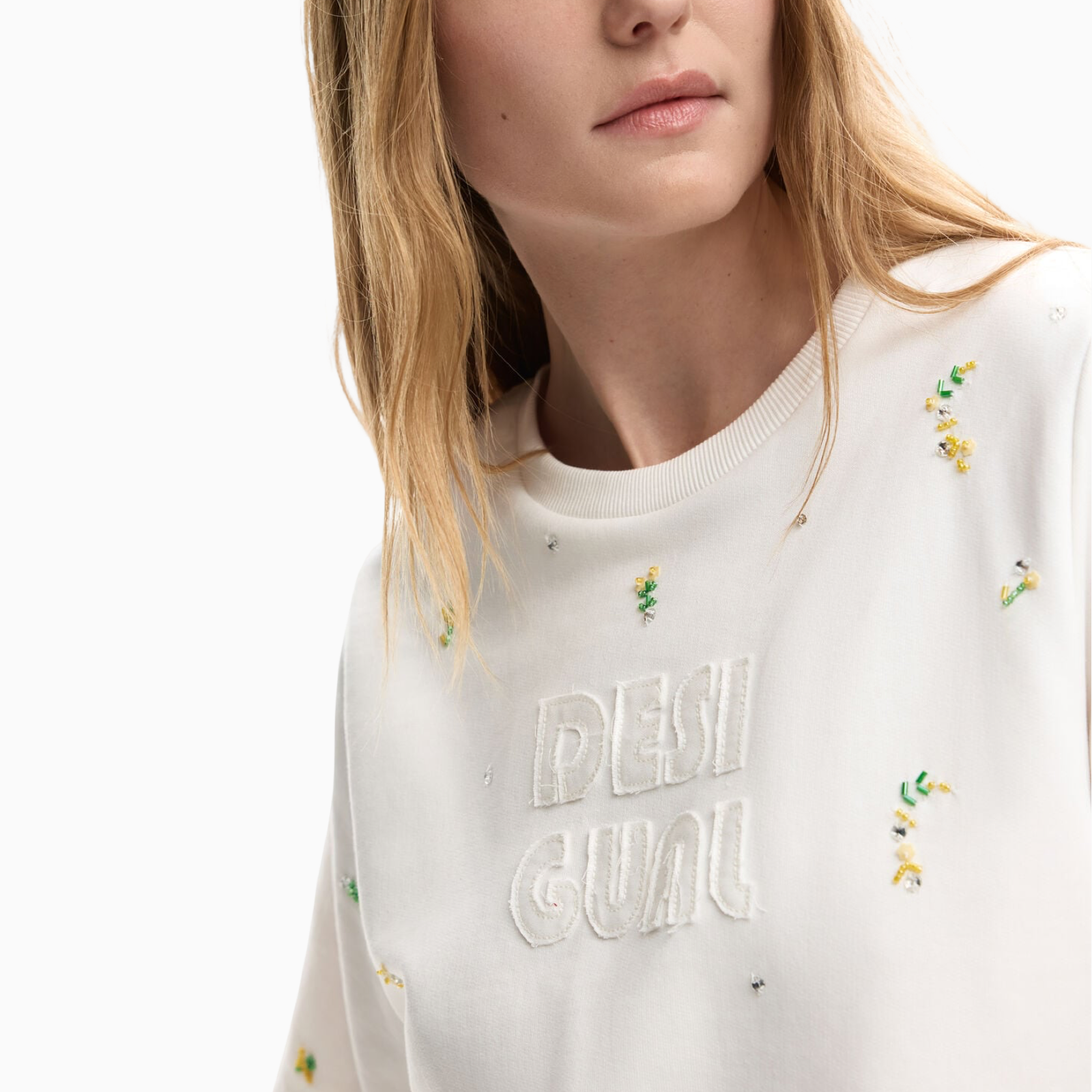 Дамска тениска Desigual Women T-shirt 26SWTK09 1001 Close-Up