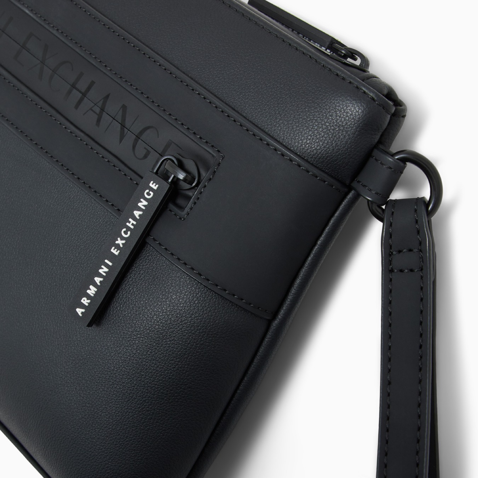 Мъжка клъч чанта Armani Exchange Men Clutch Bag XM003595 AF26679 MC043 Close-Up