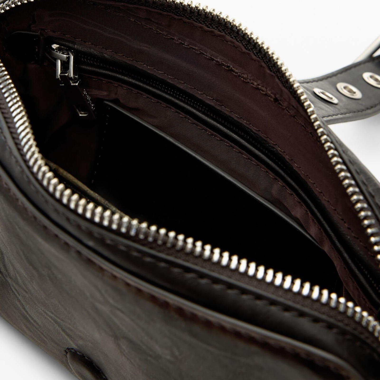 Дамска кафява чанта Desigual Women Crossbody Bag 26SAYP08 6009 Inside View