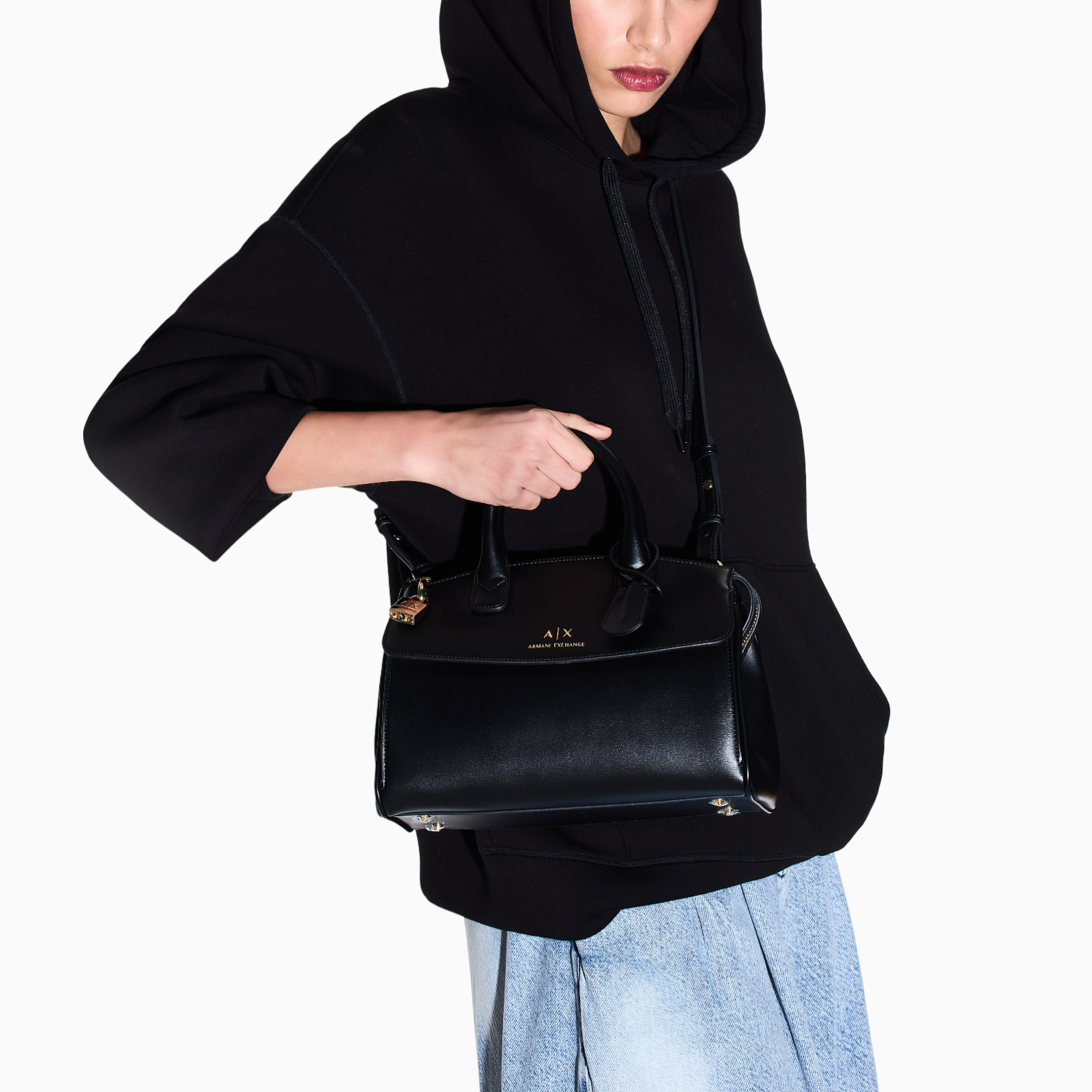 Дамска чанта Armani Exchange Women Handbag XW000307 AF12040 UC001 Model View