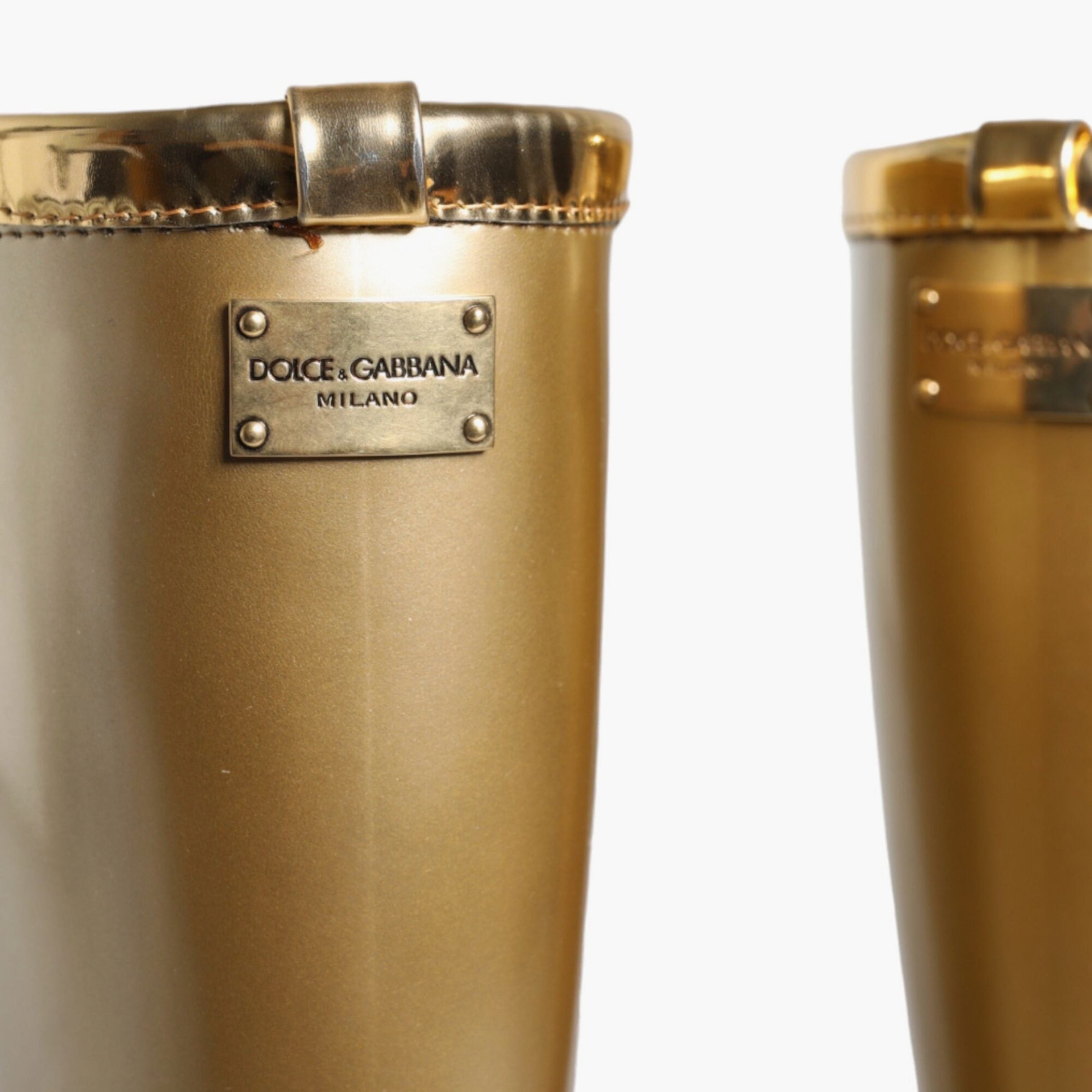 Дамски луксозни гумени ботуши за дъжд в златист цвят DOLCE & GABBANA
Women’s Metallic Gold Rubber PVC Rain Boots