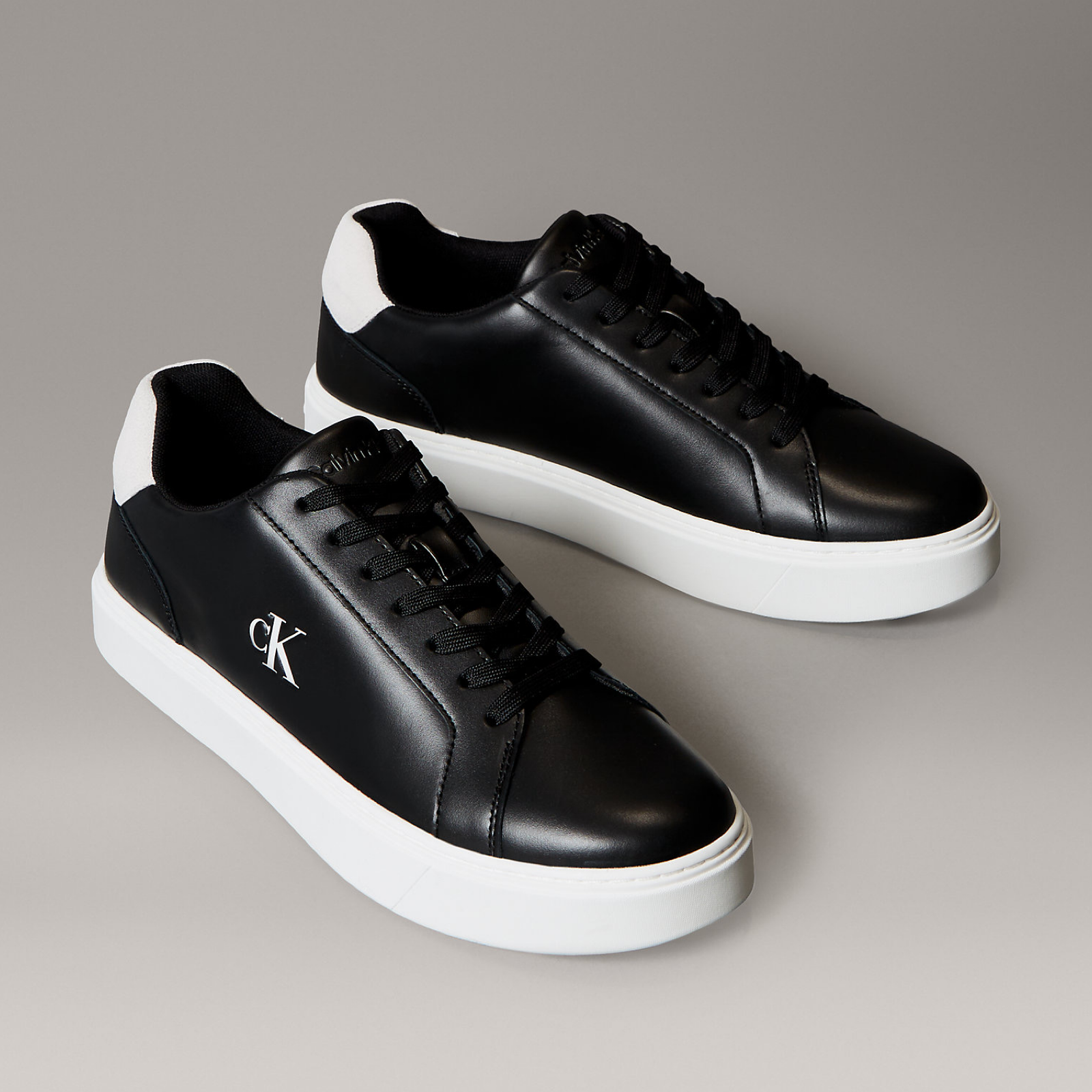 Мъжки кецове Calvin Klein Men Sneakers YM0YM01435 0GM Top View
