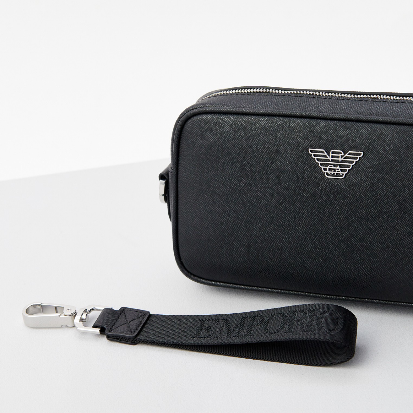 Мъжка клъч чанта Emporio Armani Y4R356 Y138E 81072 Close-Up