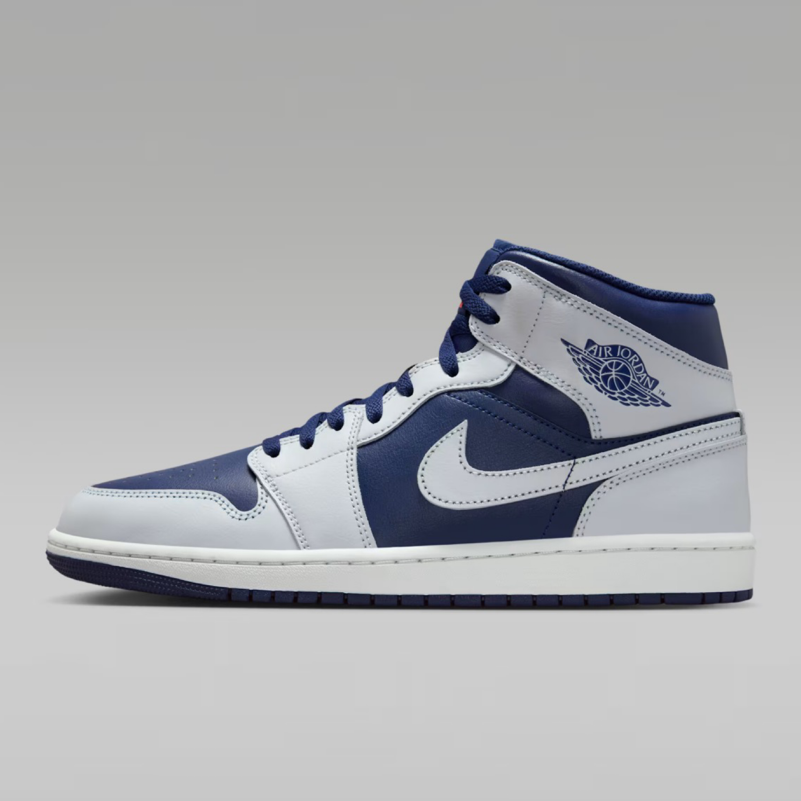 Мъжки кецове Nike Air Jordan 1 Mid Men Sneakers DQ8426-403 Lateral View