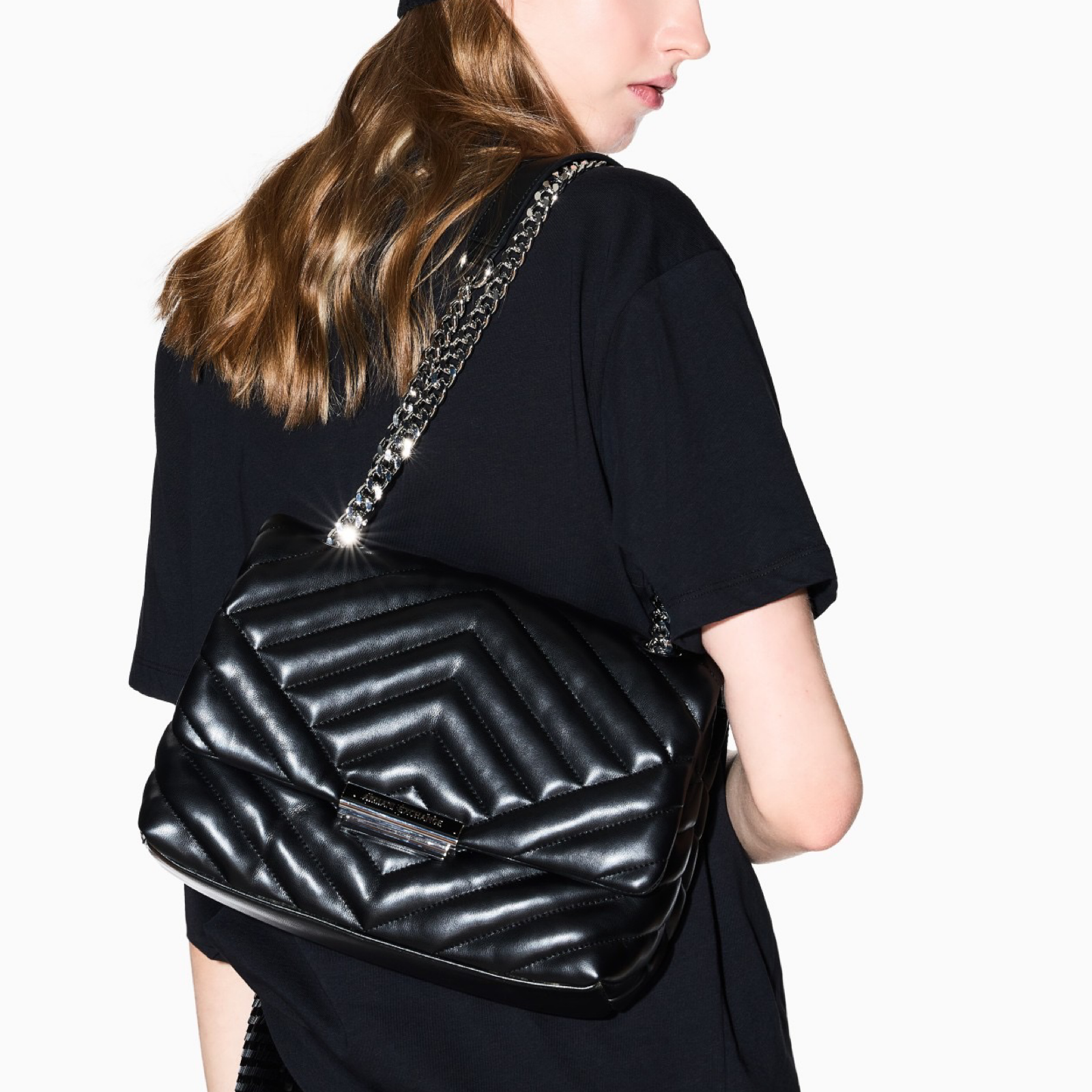 Дамска чанта Armani Exchange Shoulder Bag 949122 4R742 Model View
