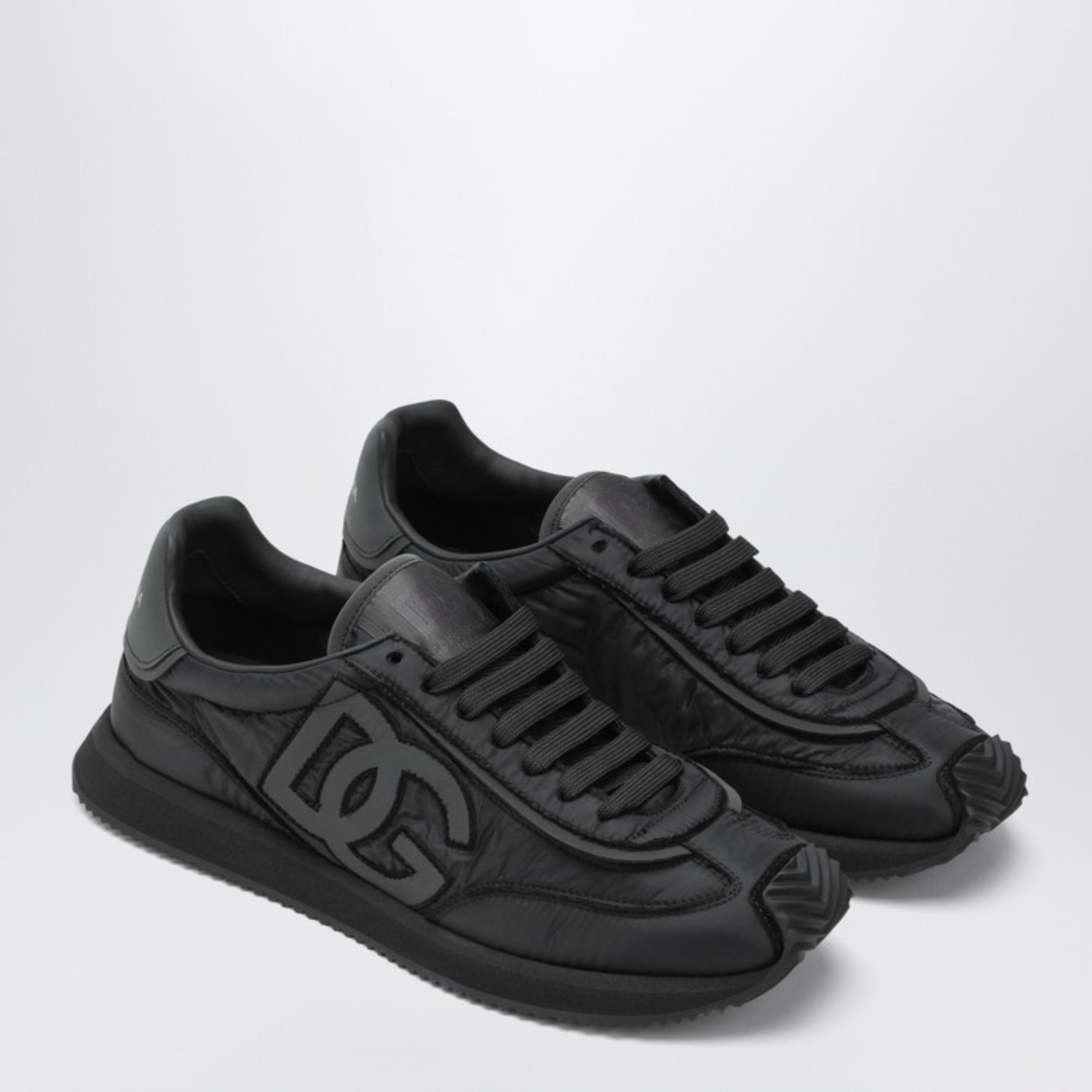 Мъжки маратонки Men’s sneakers Dolce & Gabbana Cushion CS2288AF992 80999 Black angled view