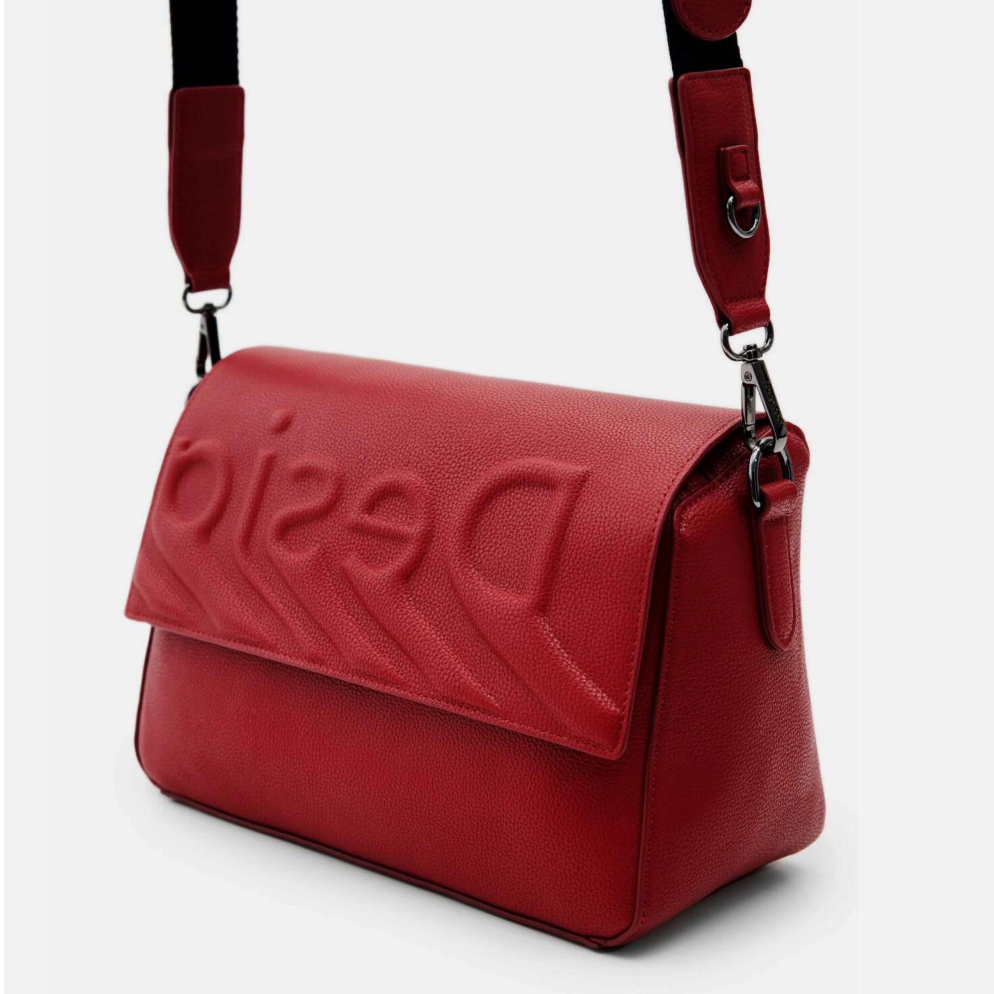 Дамска чанта в червено Women’s shoulder bag Desigual Psico Logo Phuket Straight
22WAXPA8 3000 Red front angled view