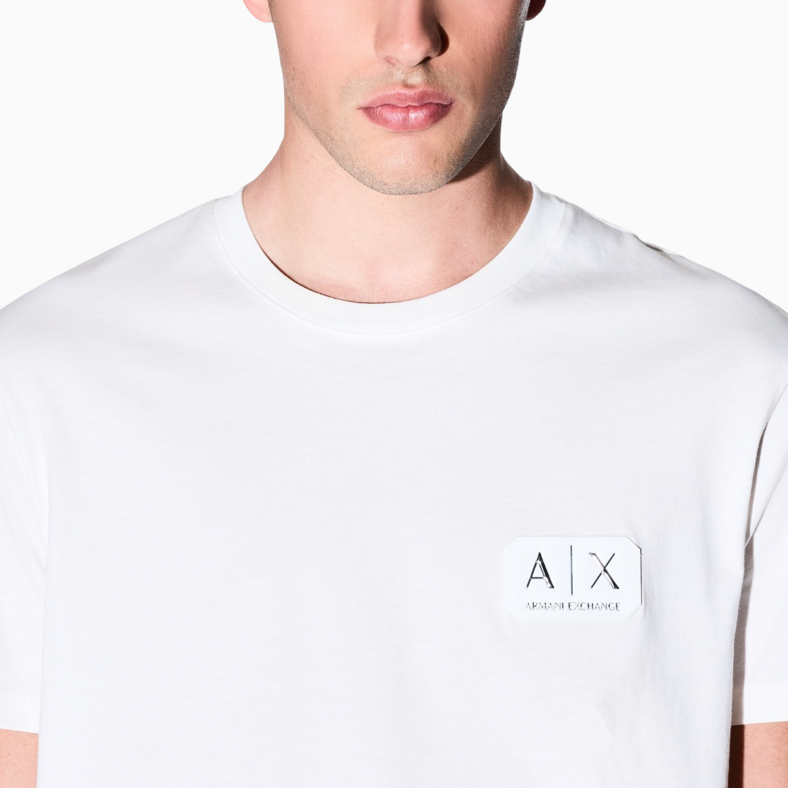 Мъжка бяла тениска Armani Exchange Men T-shirt XM002178 AF12308 U0009 Close-Up