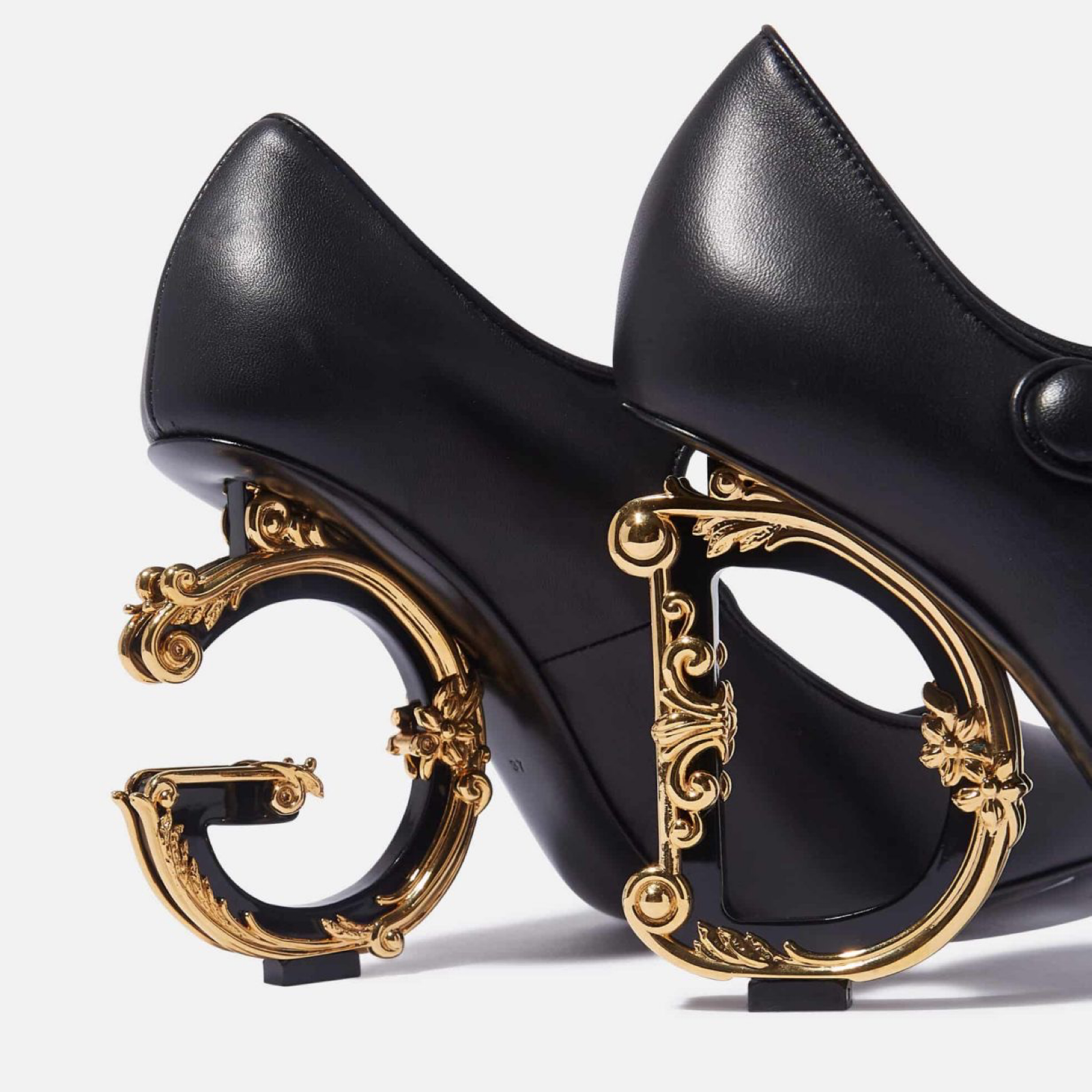 Дамски токчета Dolce & Gabbana Logo Heels Mary Janes Pumps Heel View