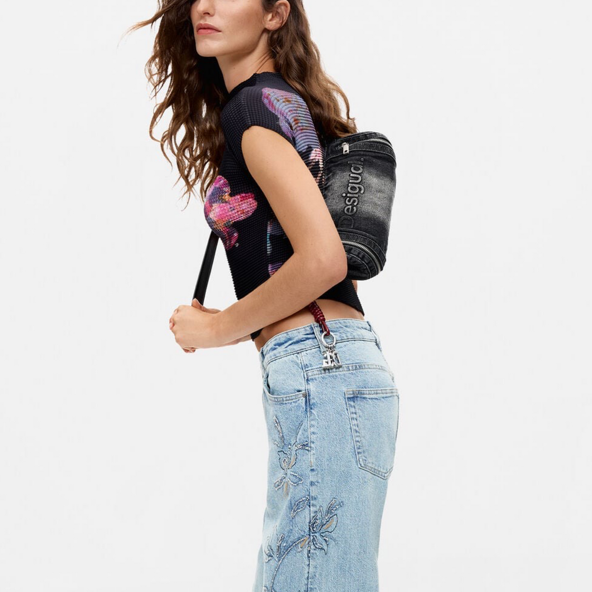 Дамска чанта Desigual Women Crossbody Bag 26WAXD07 2070 Model View