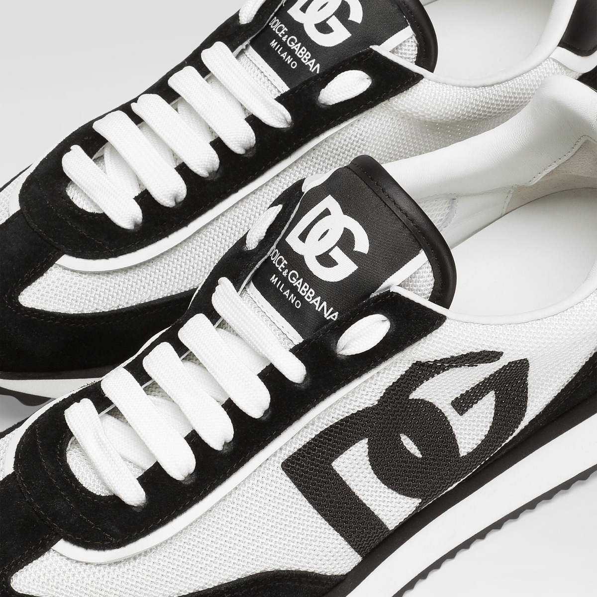 Dolce & Gabbana DG Cushion Sneakers CK2288A53558I050 Close-Up