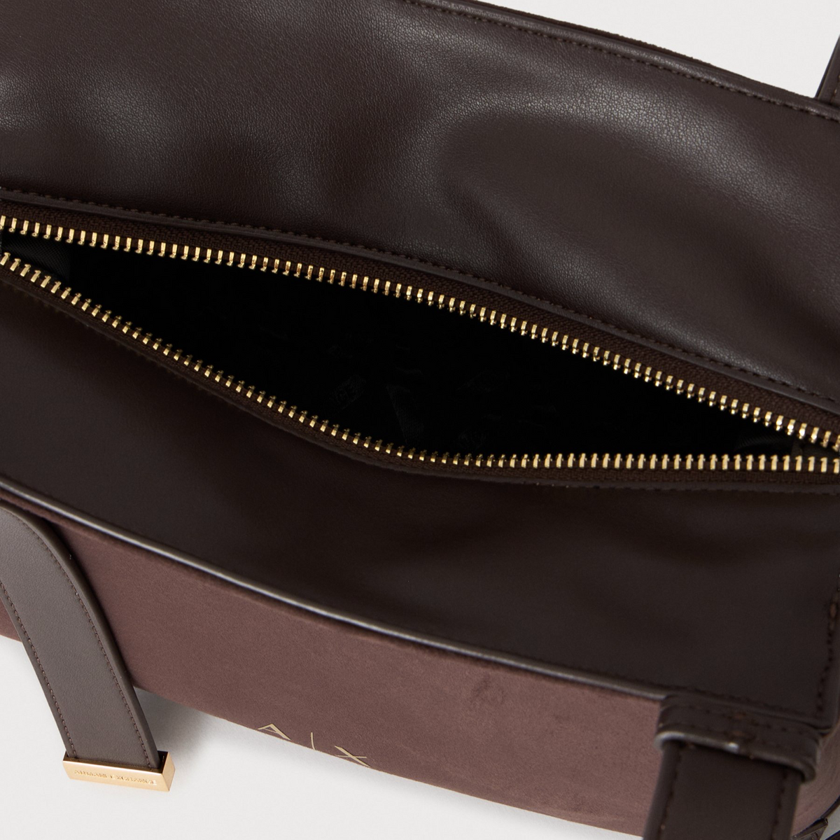 Дамска чанта Armani Exchange Women Handbag XW002604 AF22666 U6032 Inside View