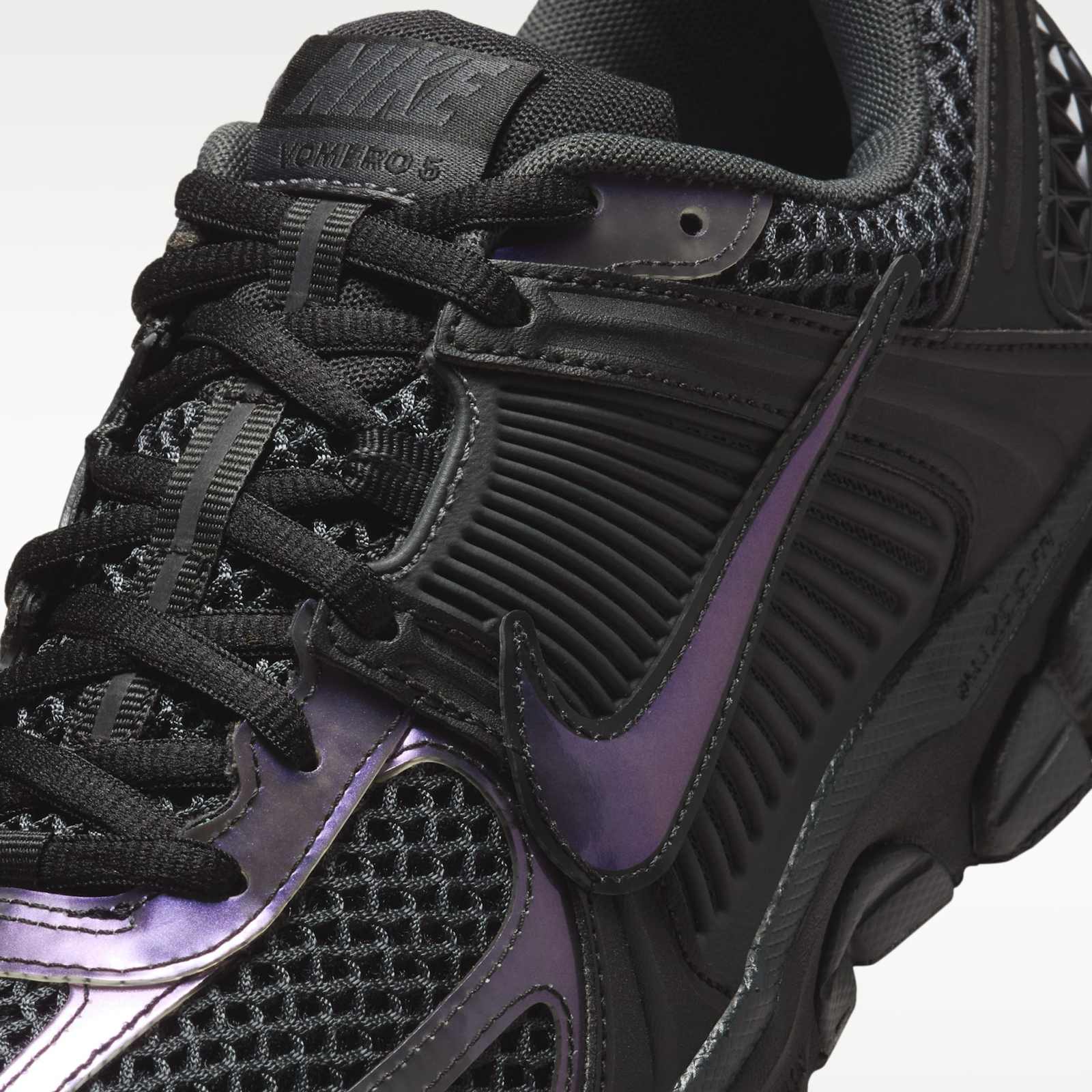 Дамски маратонки Nike Zoom Vomero 5 Women Sneaker IB4397-001 Close-Up