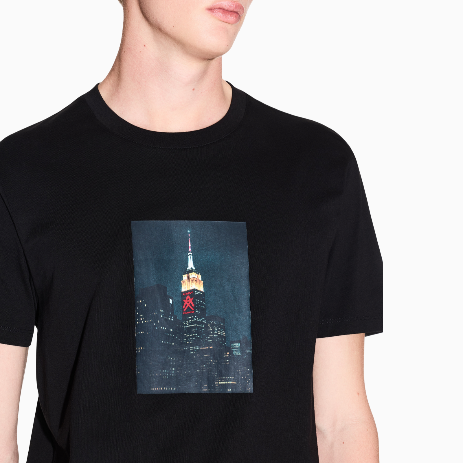 Мъжка черна тениска Armani Exchange Men T-shirt XM002214 AF10356 UC001 Close-Up