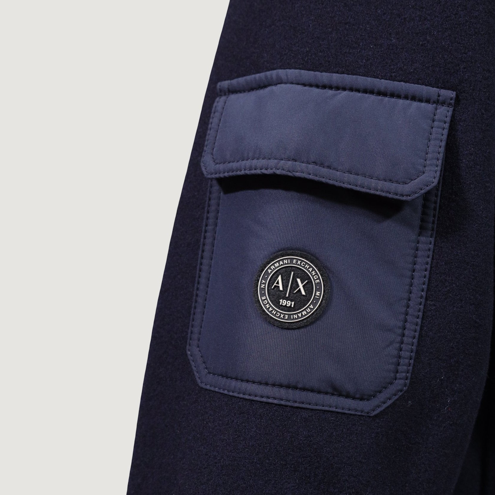 Мъжко палто Armani Exchange men’s coat  XM003363 AF27251 UB101 Close-up 