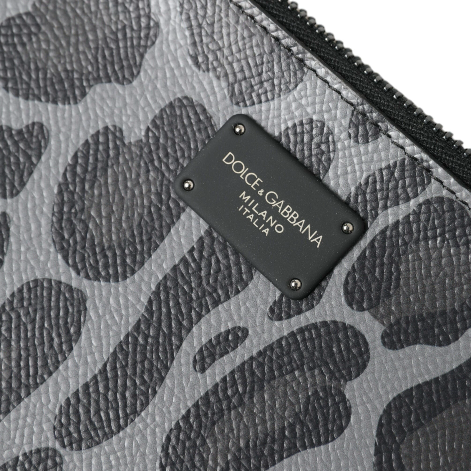Dolce & Gabbana Leopard Jacquard Logo Plaque Clutch Bag BP2182 AZ657 HJILJ Close-Up