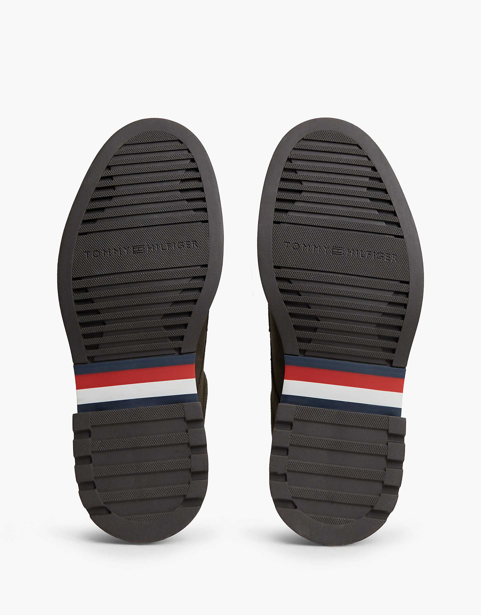 Мъжки кецове Men’s formal shoes Tommy Hilfiger
FM0FM05980 RBN Olive Green outsole view
