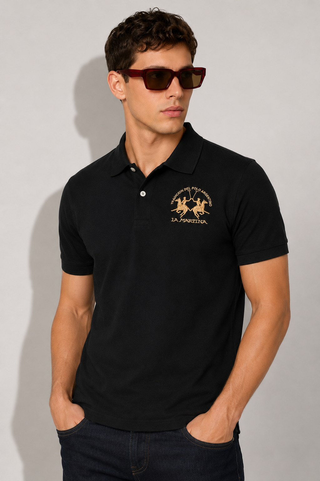 Мъжка поло тениска Men’s polo shirt La Martina
XMP037 PK031 09999 Black lifestyle view