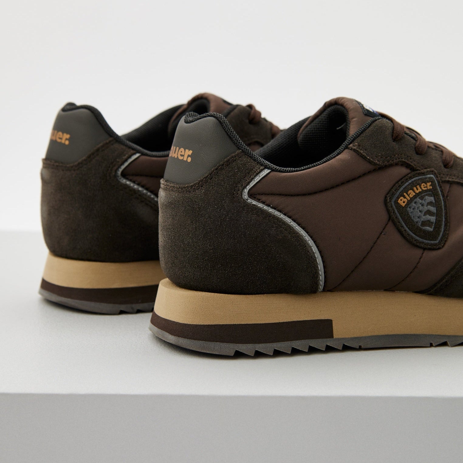 Мъжки маратонки Men’s sneakers Blauer
F6QUEENS05MES Brown heels view