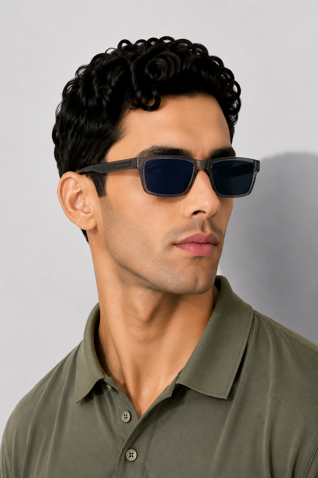 Мъжки слънчеви очила Men’s sunglasses Tommy Hilfiger TH 2309/S 55KB7KU Gray lifestyle view