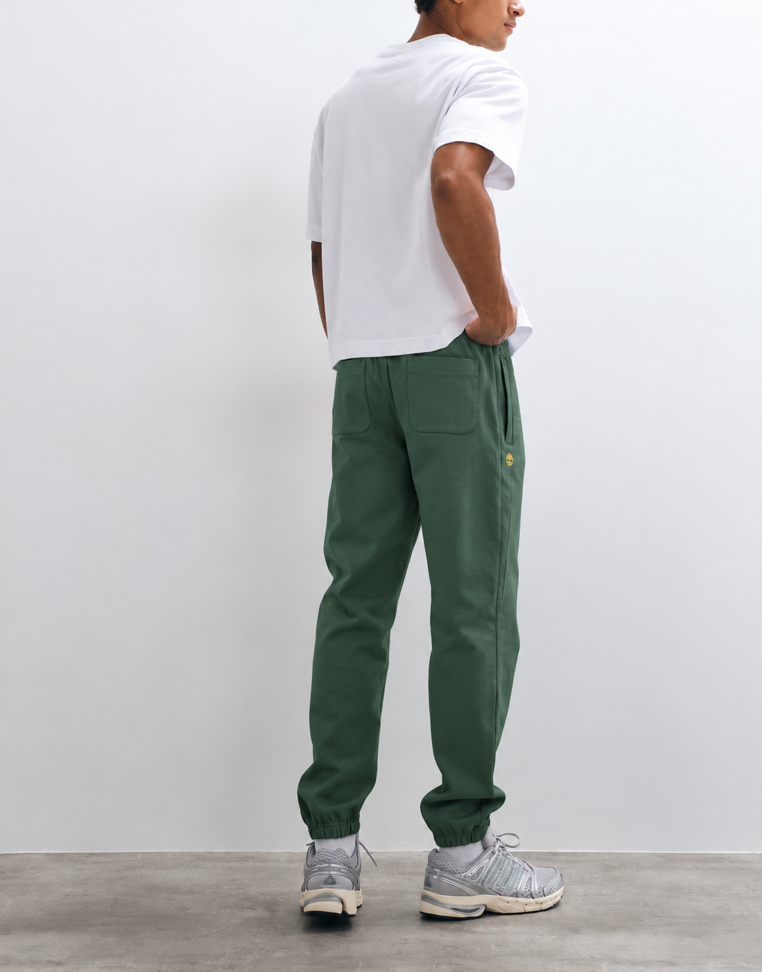 Men’s sweatpants Timberland
TBC0YHBW EA1 Green back view