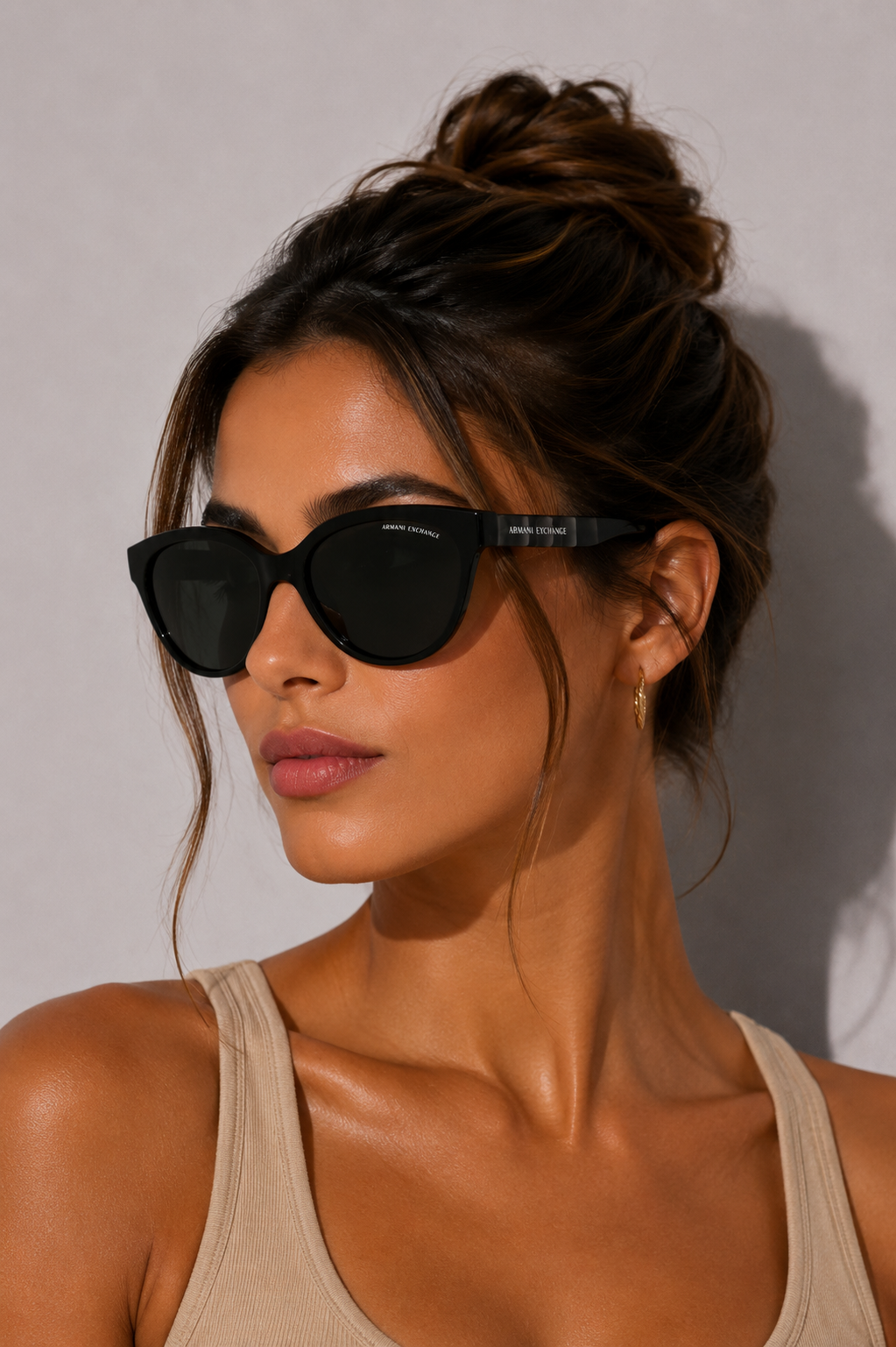 Слънчеви очила Unisex sunglasses ARMANI EXCHANGE AX4148S U83568 Black lifestyle view