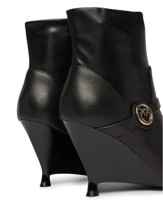 Дамски боти Women’s ankle boots Pinko Gwen
SD0639P095Z99 Black close up view