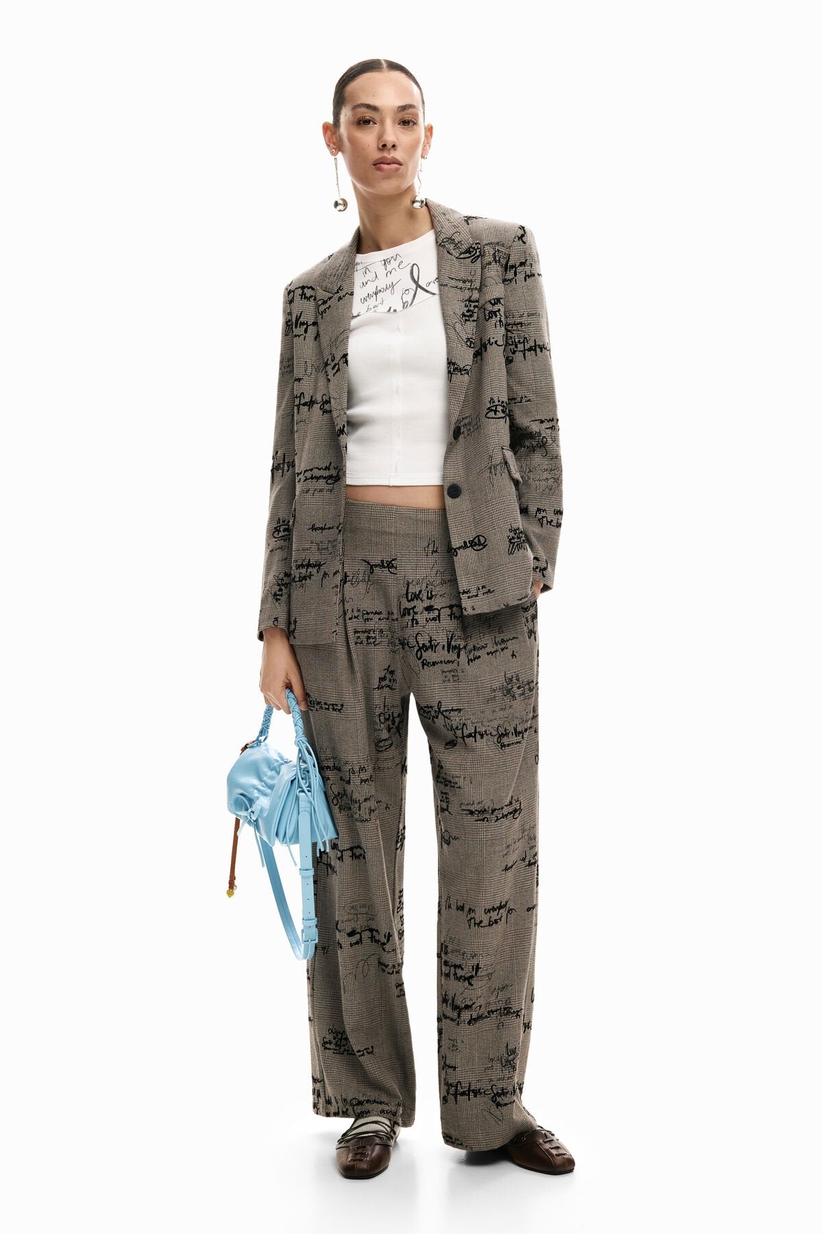 Дамско сако Women’s blazer Desigual
26SWEW032007 head to toe view 2