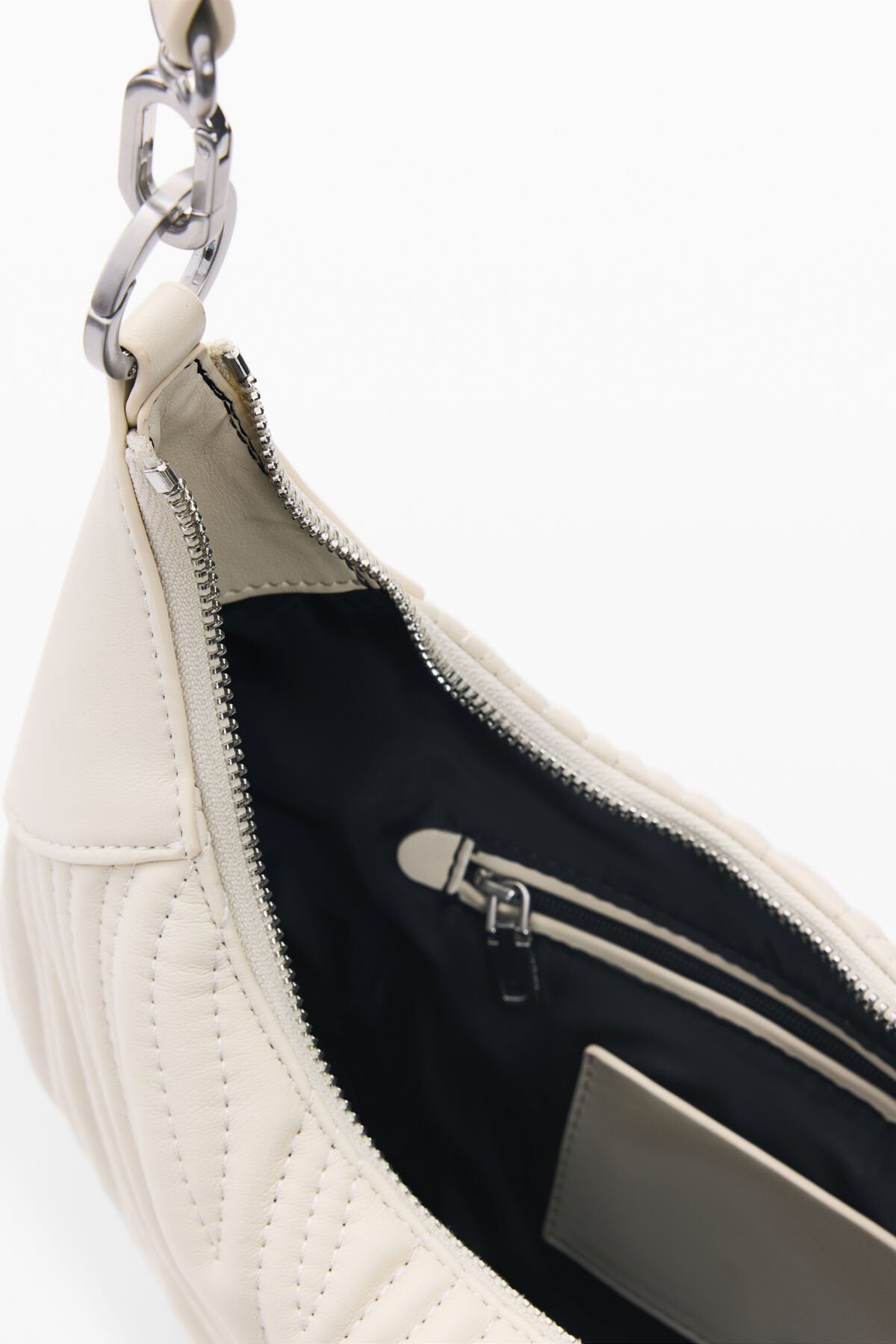 Дамска чанта Women’s handbag Desigual
26SAXPBD 1008 White inside view