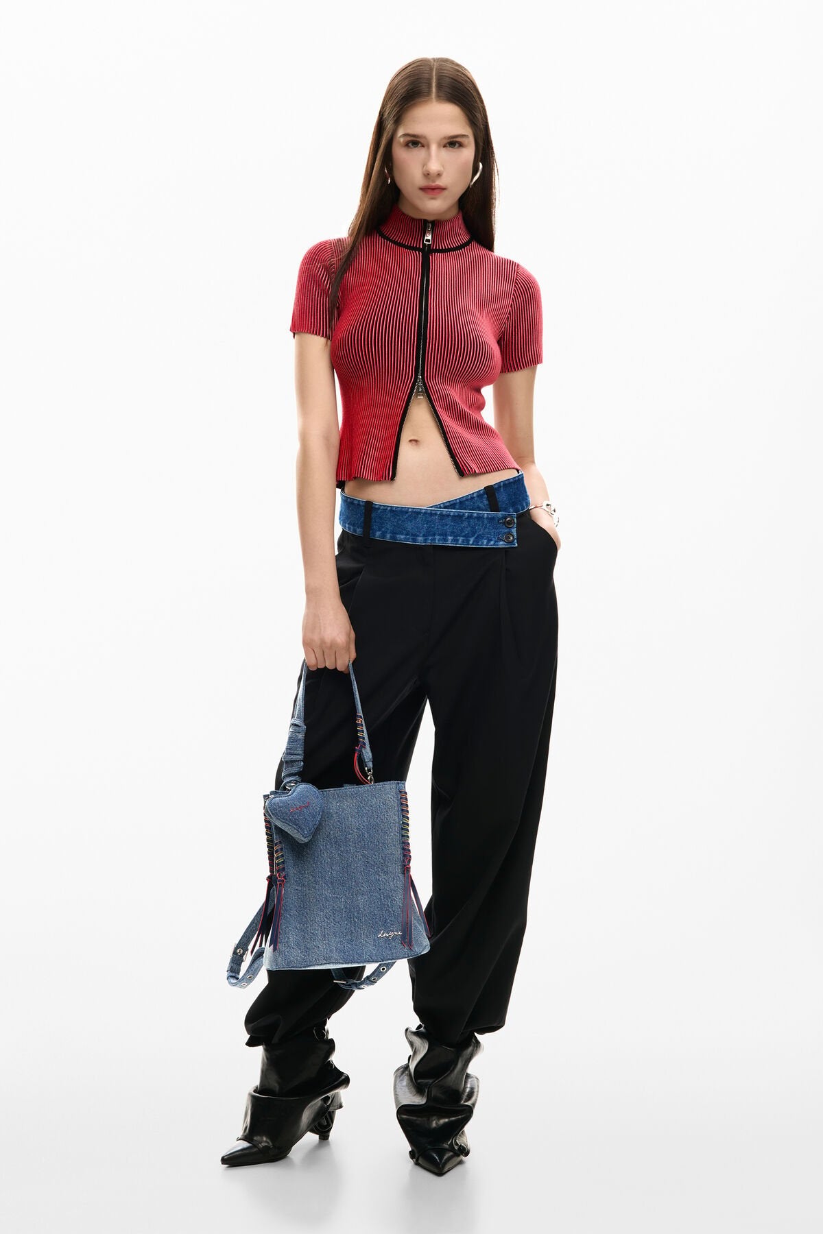 Дамска раница Women’s rucksack Desigual
26SAKD085005U head to toe view
