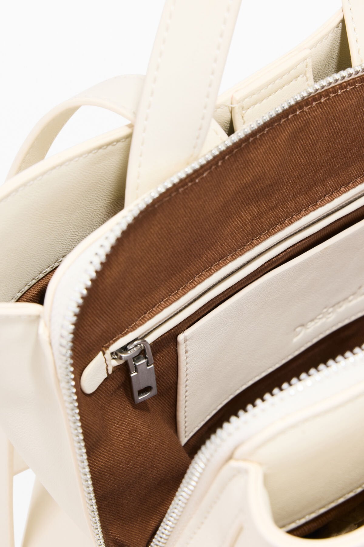 Дамска раница Women’s rucksack Desigual
26SAKP29 6006 White inside view