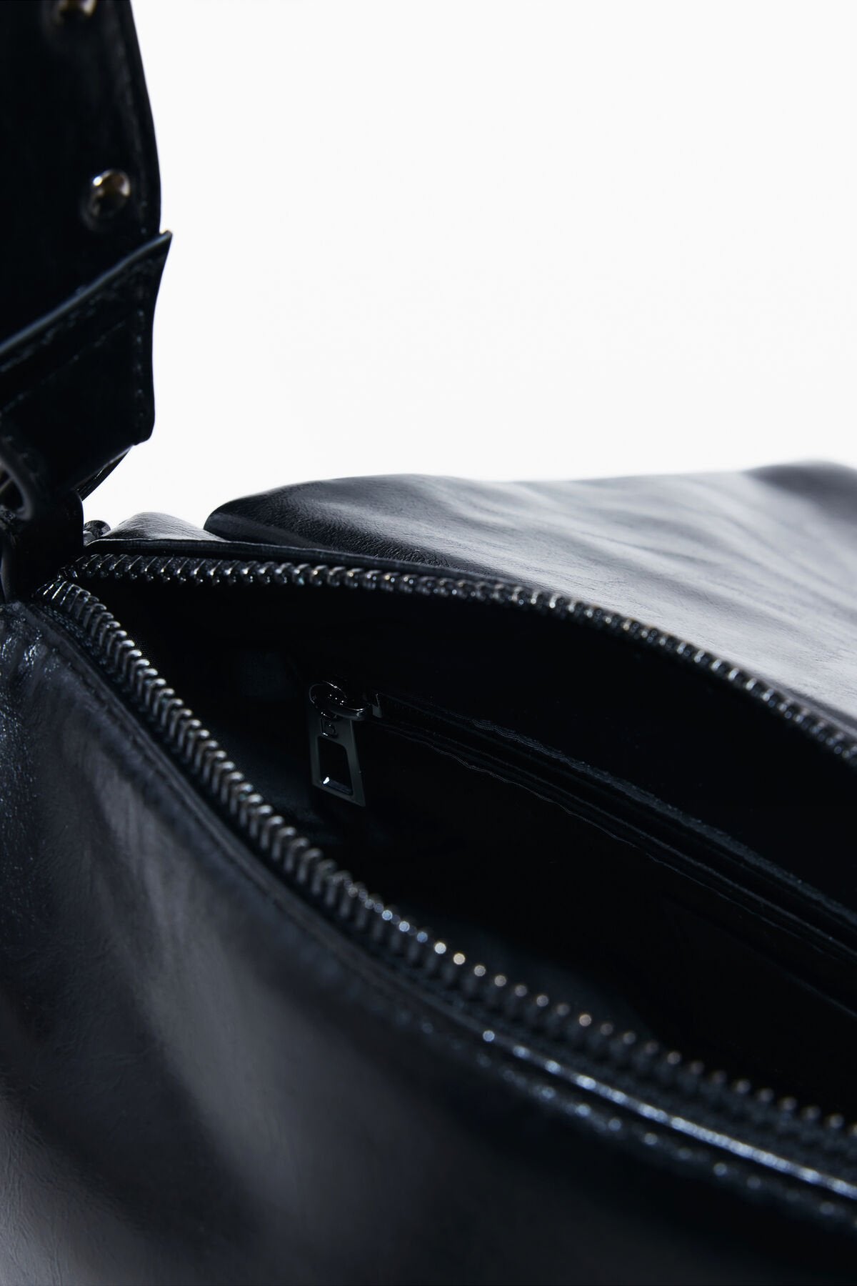 Дамска чанта Women’s shoulder bag Desigual
25SAXPCR 2000 Black detail view