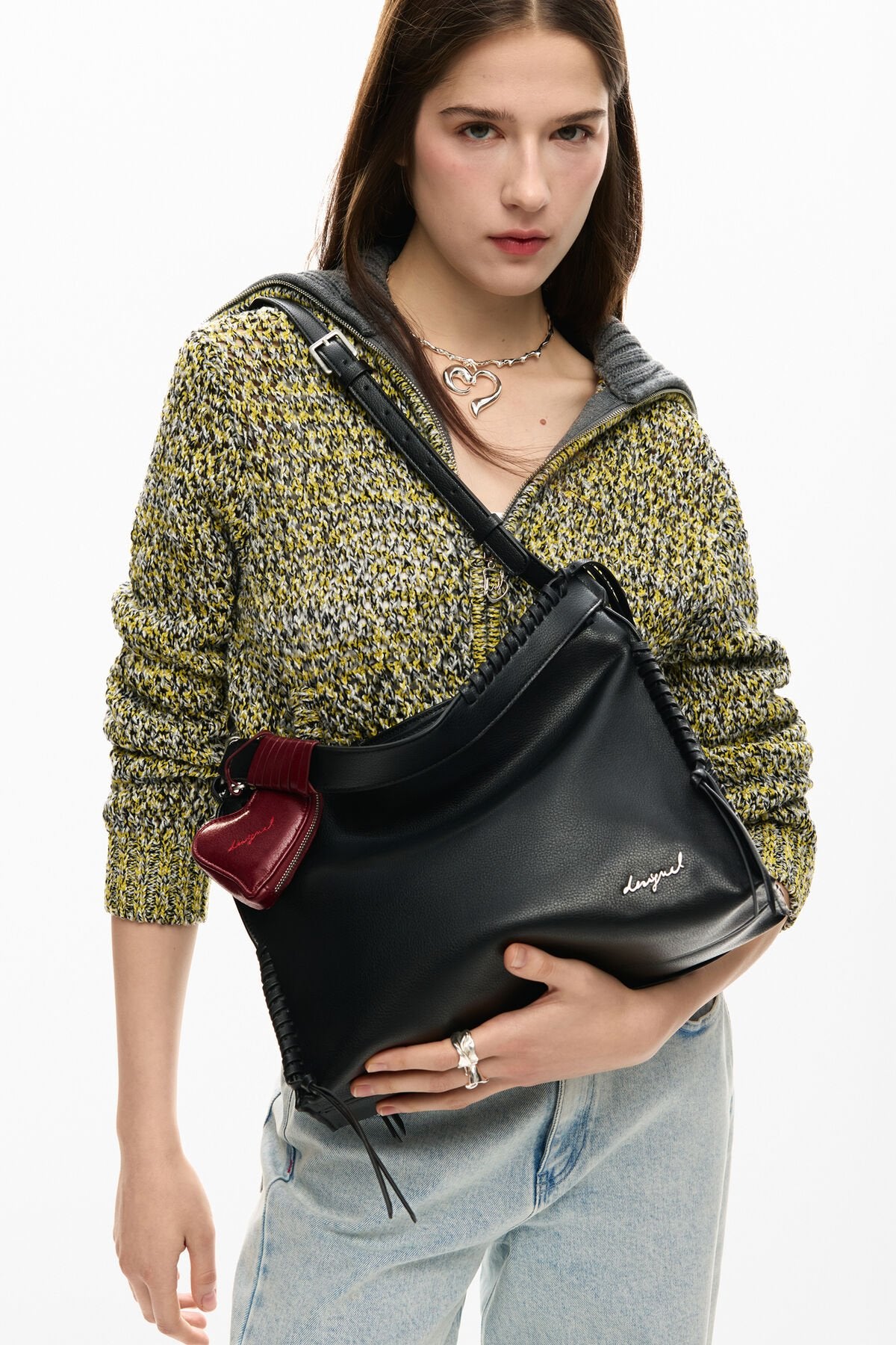 Дамска чанта за рамо Women’s shoulder bag Desigual 26SAXP93 2000 Black lifestyle view