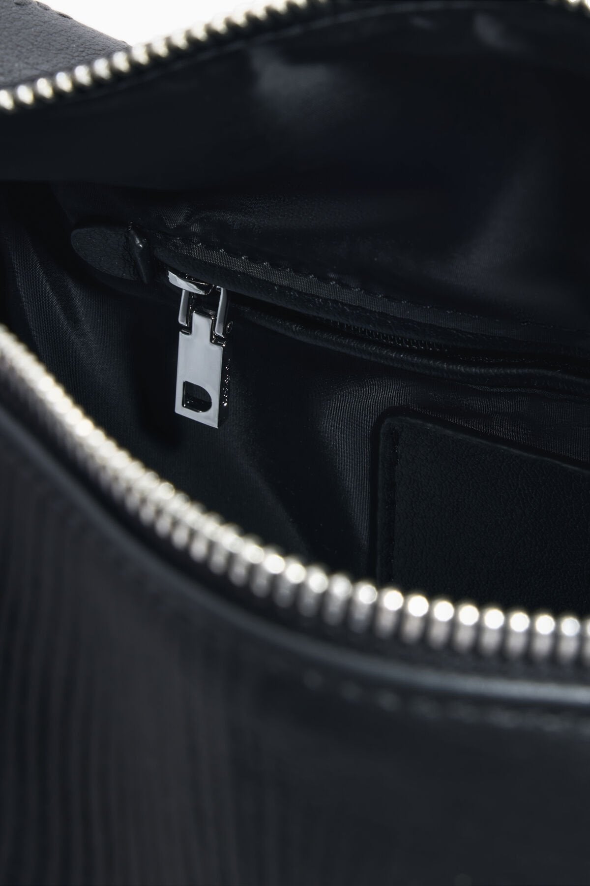 Дамска чанта Women’s shoulder bag Desigual
26SAXPAP 2000 Black inside view