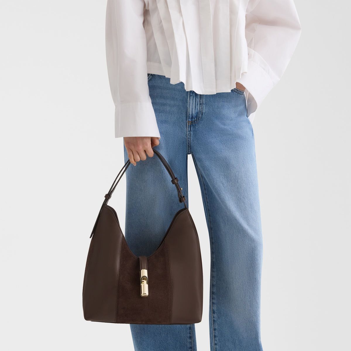 Women’s shoulder bag Furla Goccia M
SKU: WB01499_BX3158_1007_5137S Toni Espresso lifestyle view