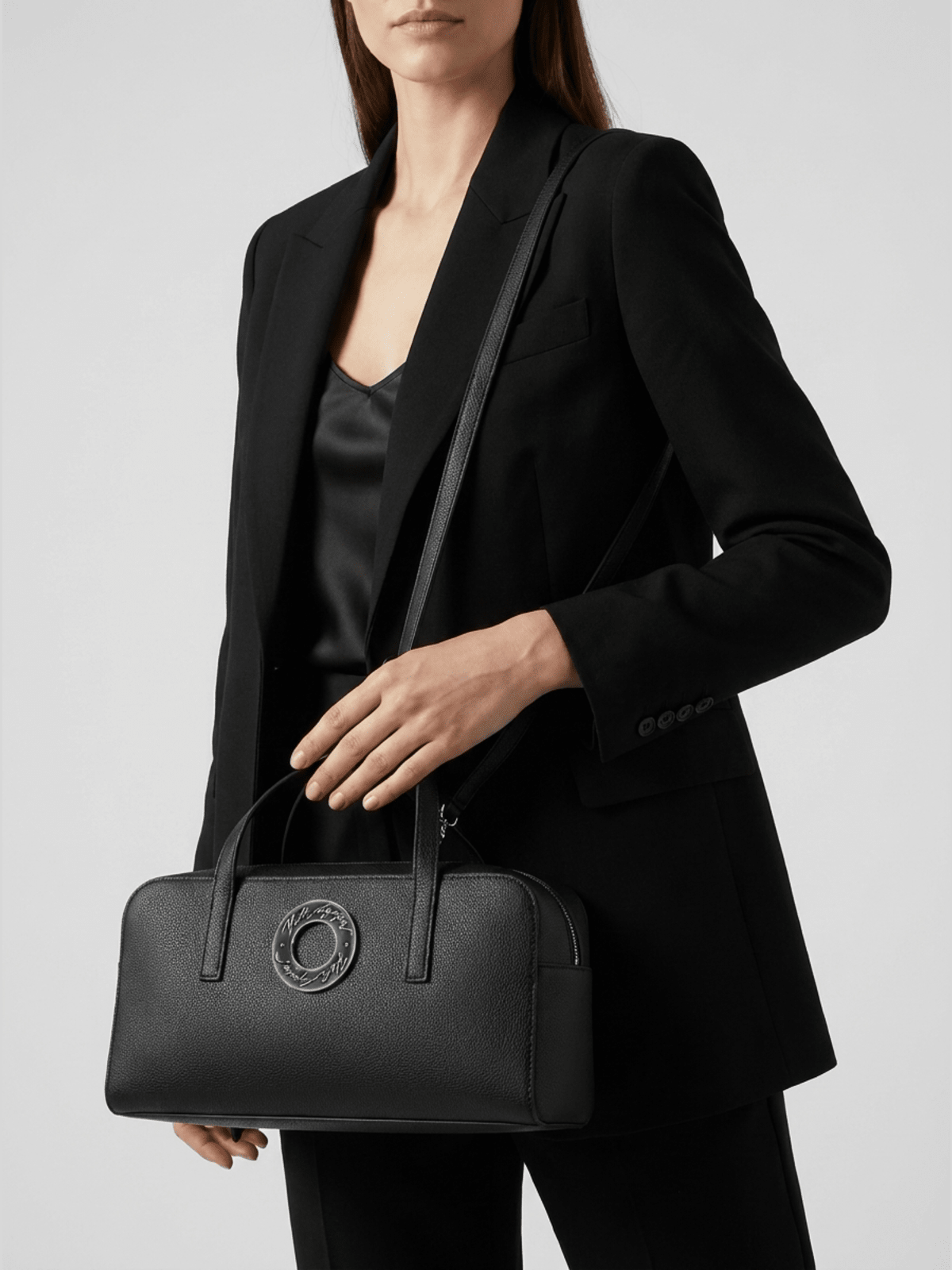 Дамска чанта Women’s shoulder bag Karl Lagerfeld K/Luna BSW30016999 Black lifestyle view
