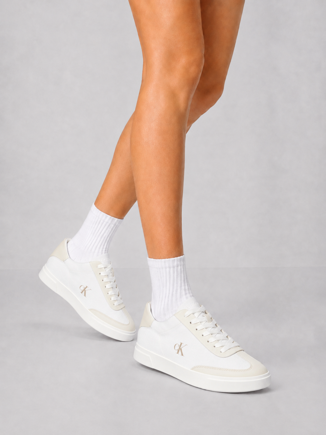 Дамски кецове Women’s sneakers Calvin Klein
HW0HW03145 0HT lifestyle view