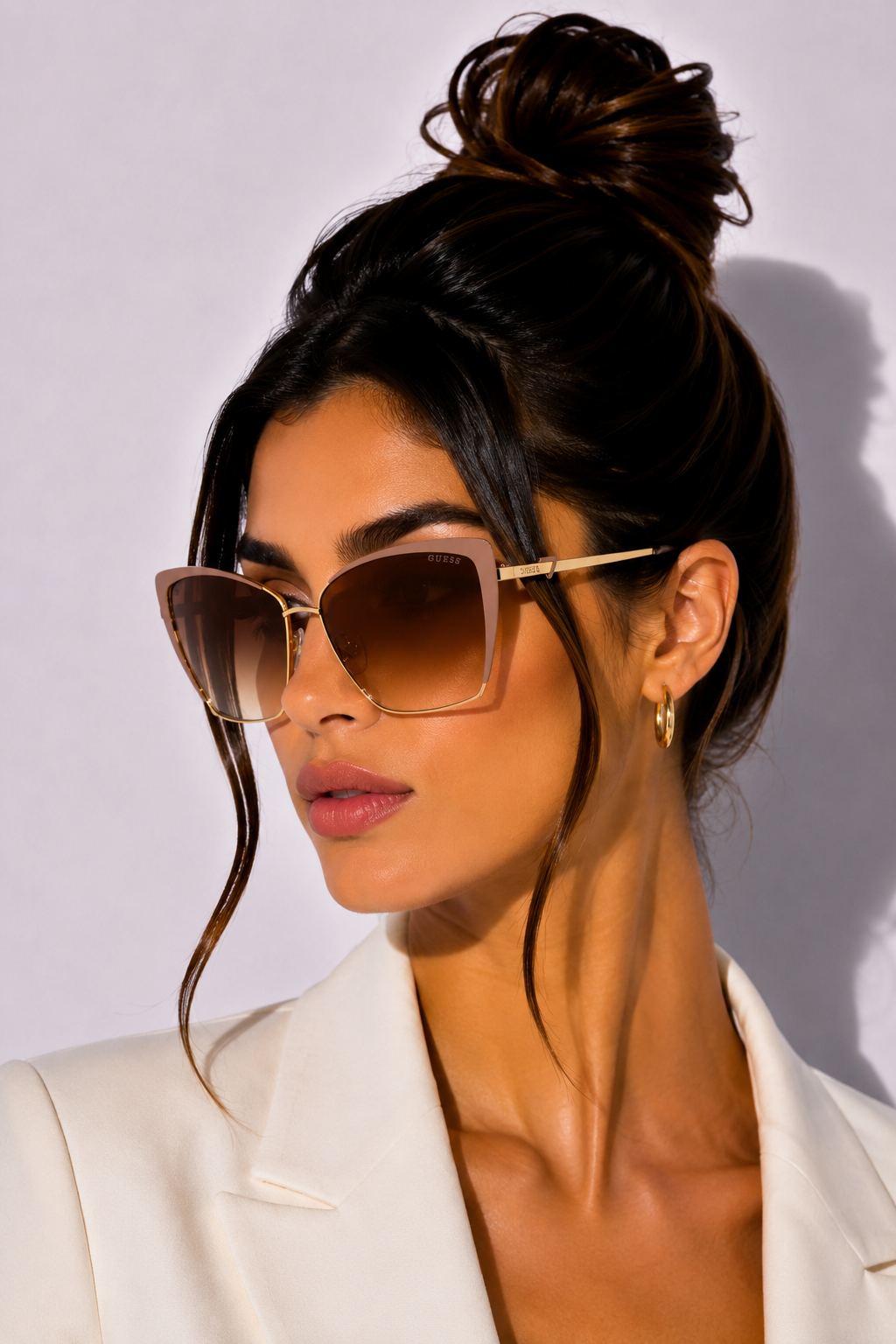 Дамски слънчеви очила Women’s sunglasses GUESS GU7743 57G Beige lifestyle view
