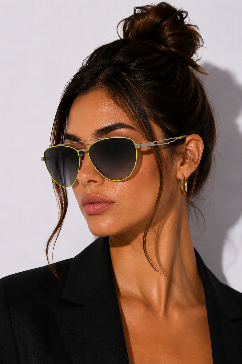 Дамски слънчеви очила Дамски слънчеви очила Women’s sunglasses Just Cavalli JC839S 41B Shiny Palladium with Fluorescent Yellow lifestyle view