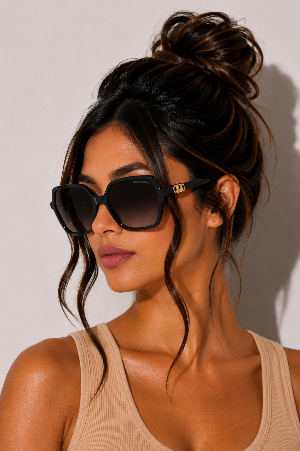 Дамски слънчеви очила Women’s sunglasses MICHAEL KORS MK2196 F30058G Black lifestyle view