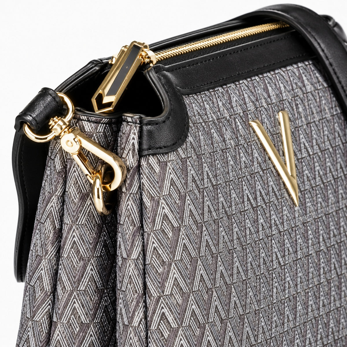 Women's handbag Mario Valentino Queen Re VBS9OX42 hardware detail view