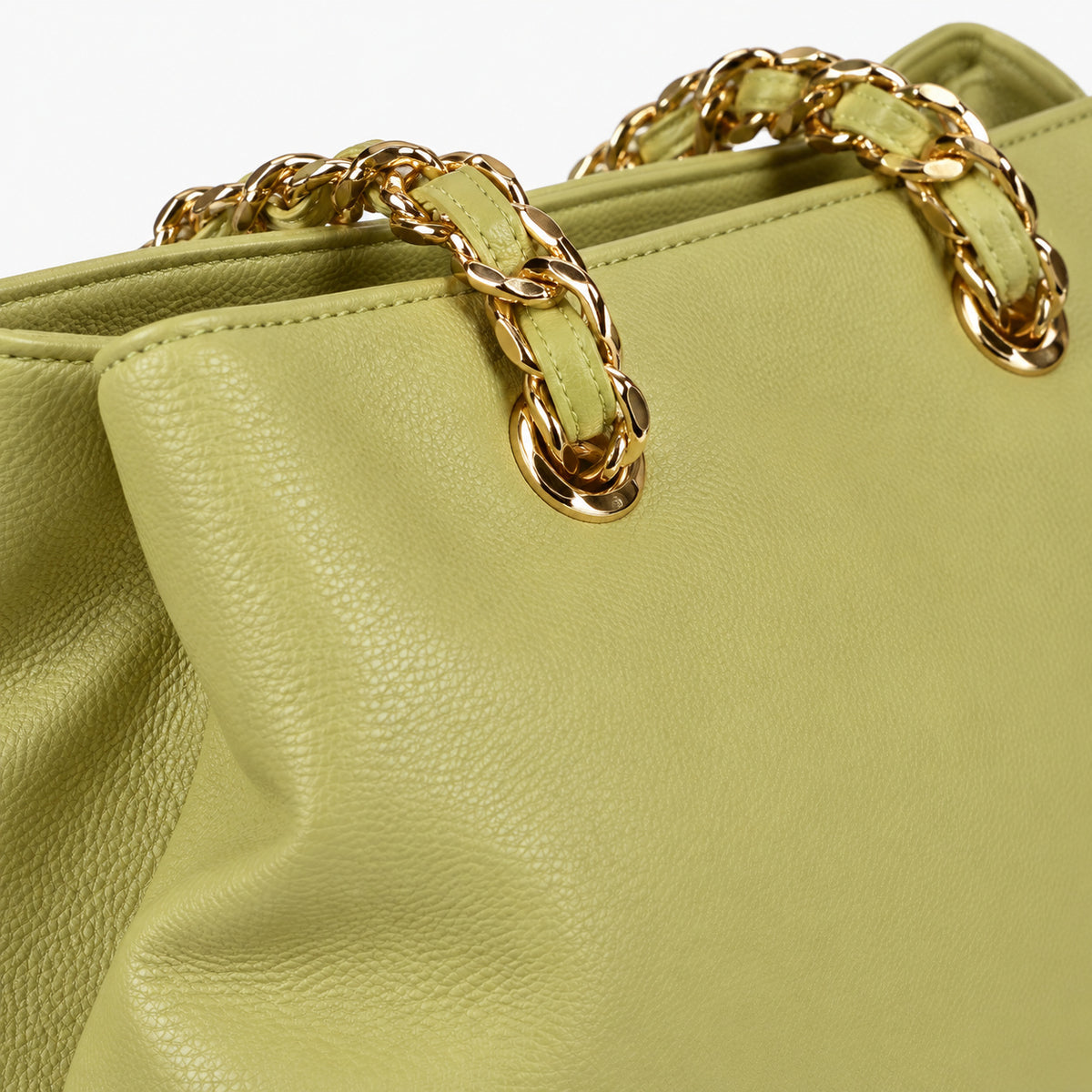 Women's shopping bag Mario Valentino Arcadia VBS89O01 handle and hardware detail view