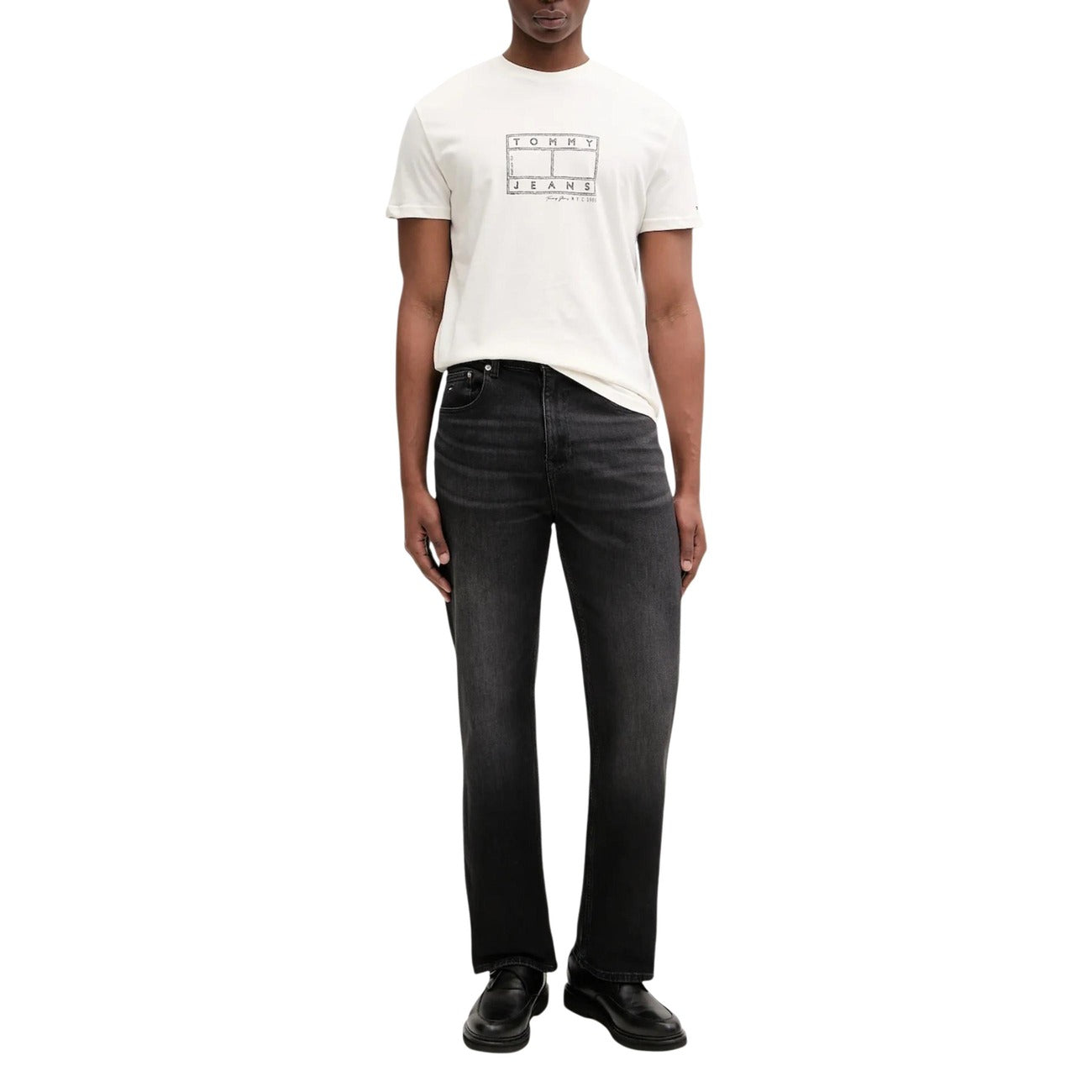Мъжка бяла тениска Tommy Hilfiger Jeans Men T-shirt DM0DM22317 YBH Front View