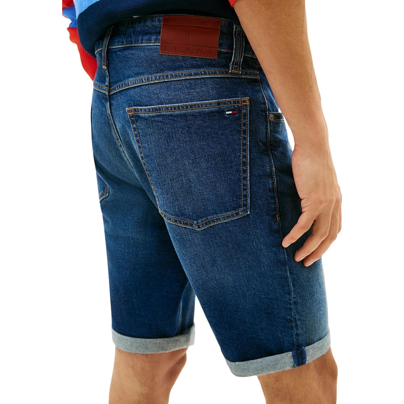 Мъжки къси панталони Tommy Hilfiger Jeans Men Shorts DM0DM22980 1BK Back View