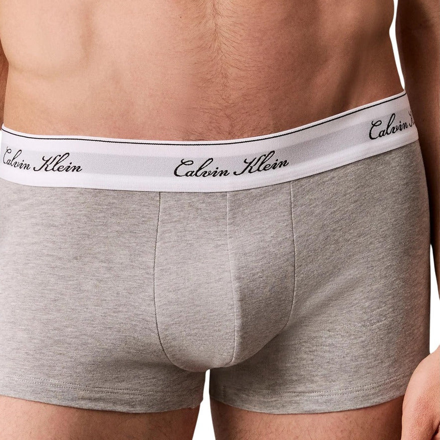 Мъжки боксерки Calvin Klein Men 3-Pack Boxers LV00NB4607 4KJ Close-Up